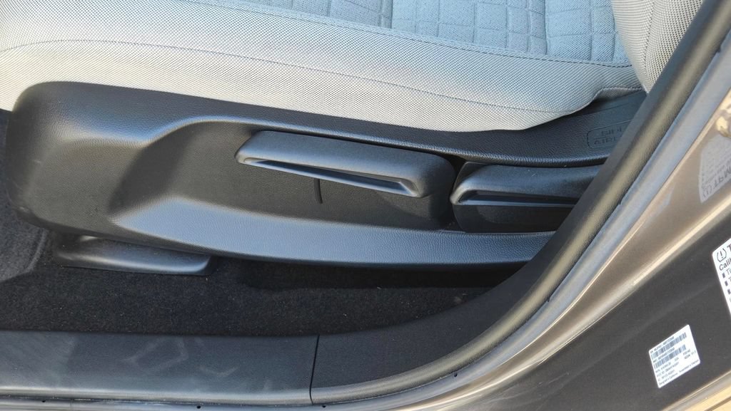 Used 2024 Honda HR-V LX image 14