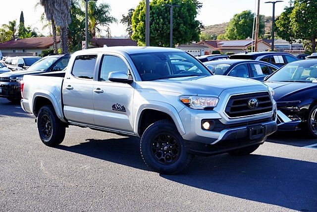 Used 2022 Toyota Tacoma SR5 RWD image 3