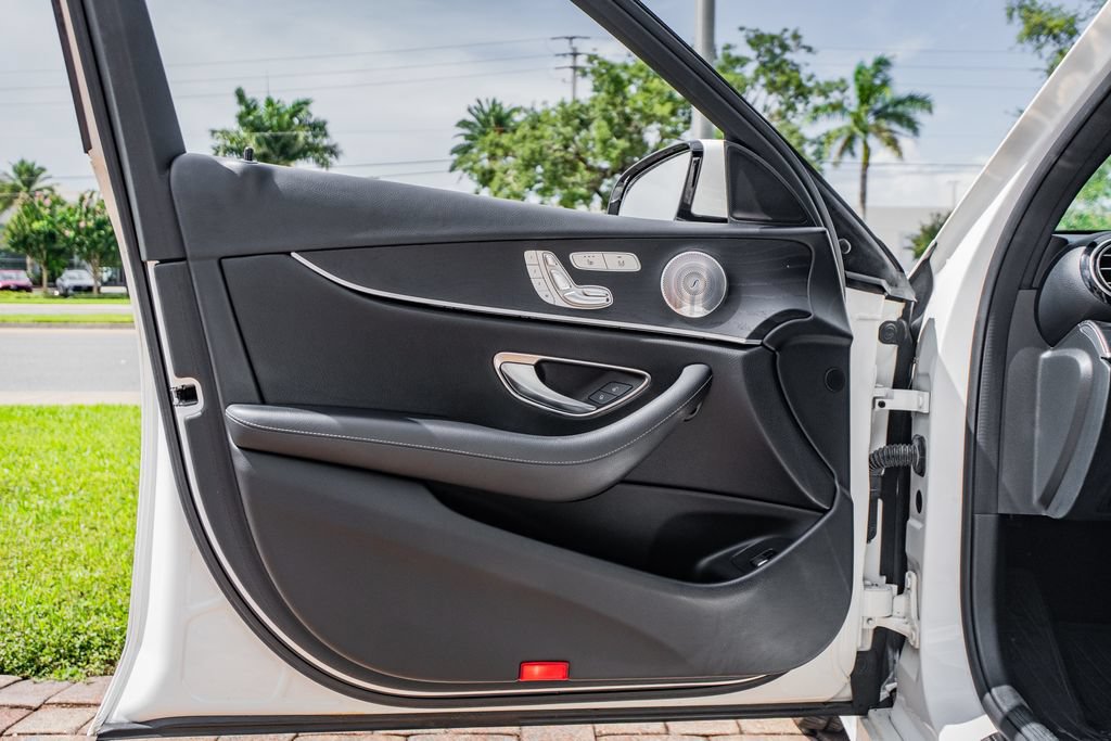 Used 2017 Mercedes-Benz E 300 4MATIC image 17
