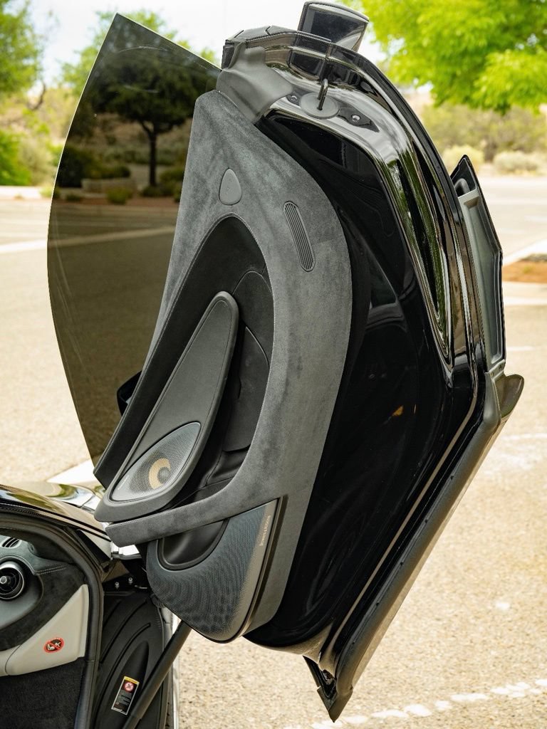 Used 2017 McLaren 570S RWD image 36