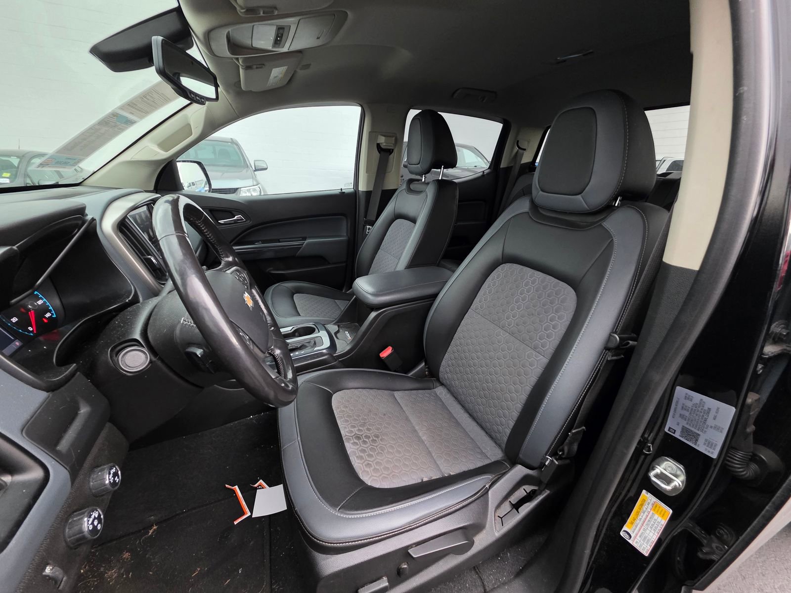 Used 2020 Chevrolet Colorado Z71 image 11