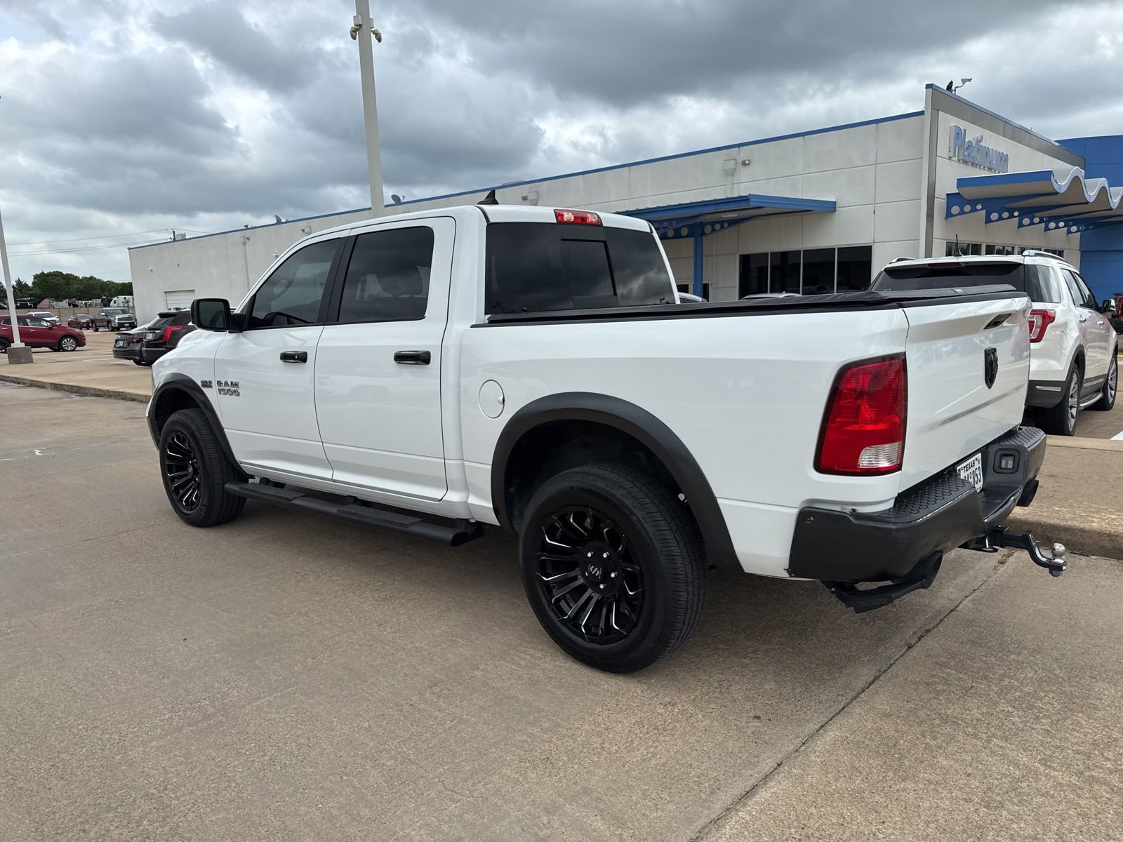 Used 2018 RAM 1500 SLT image 3
