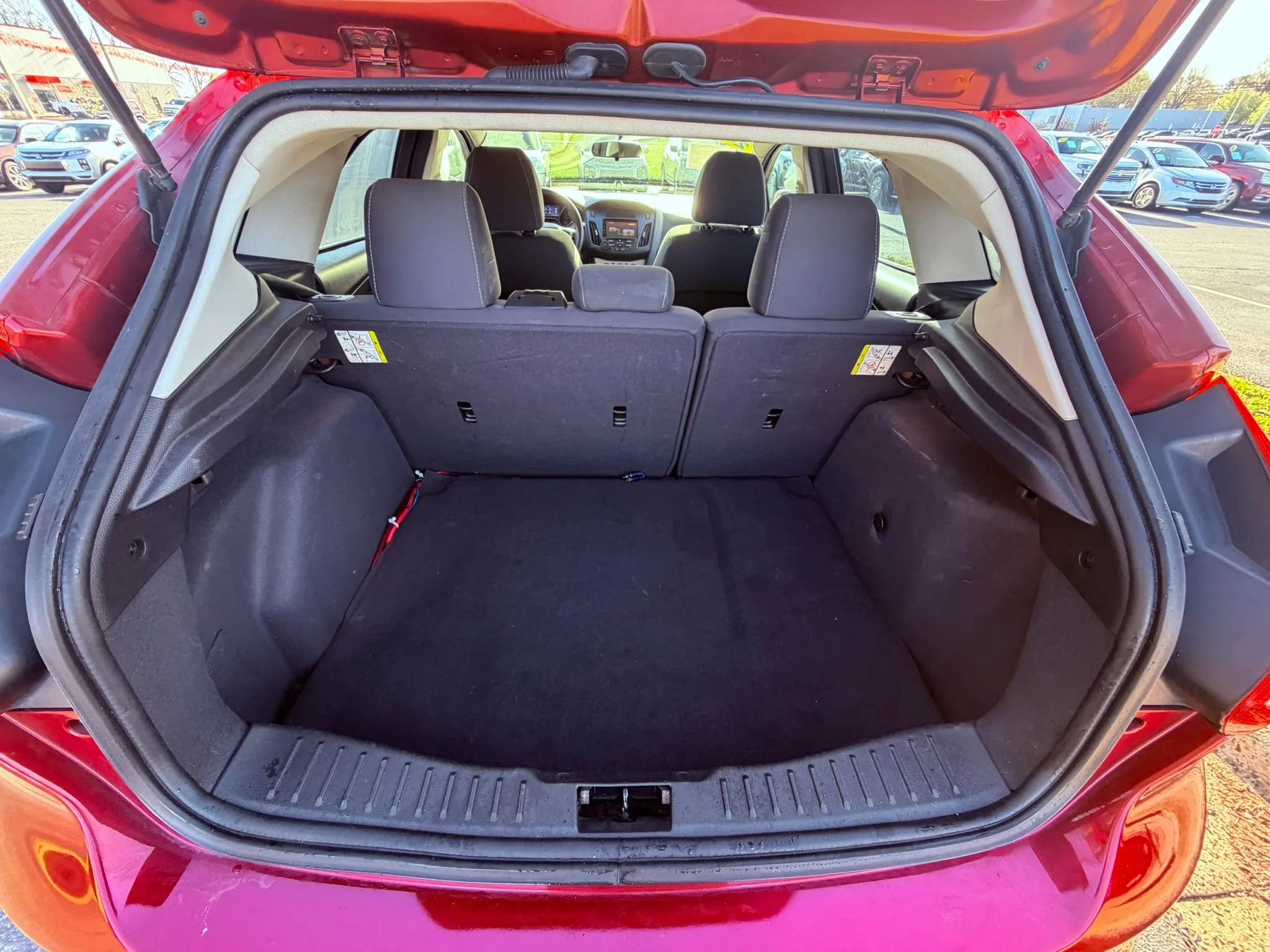 Used 2014 Ford Focus SE image 9