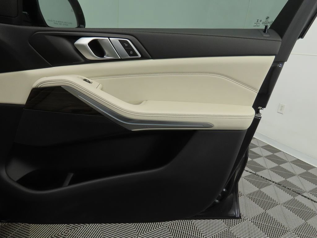 Used 2019 BMW X5 xDrive40i w/ Premium Package 2 image 25