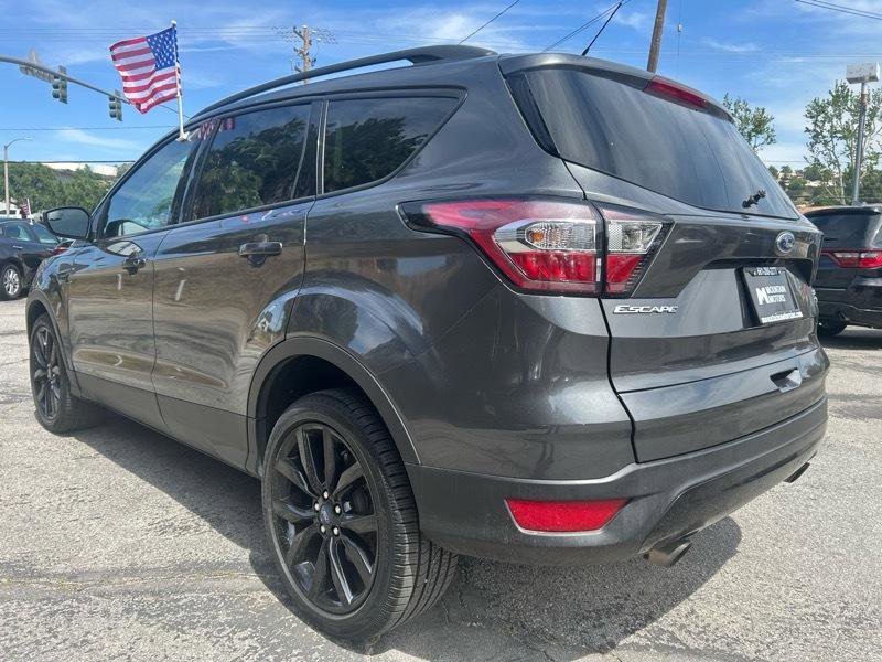 Used 2018 Ford Escape SE w/ SE Sport Appearance Package image 5