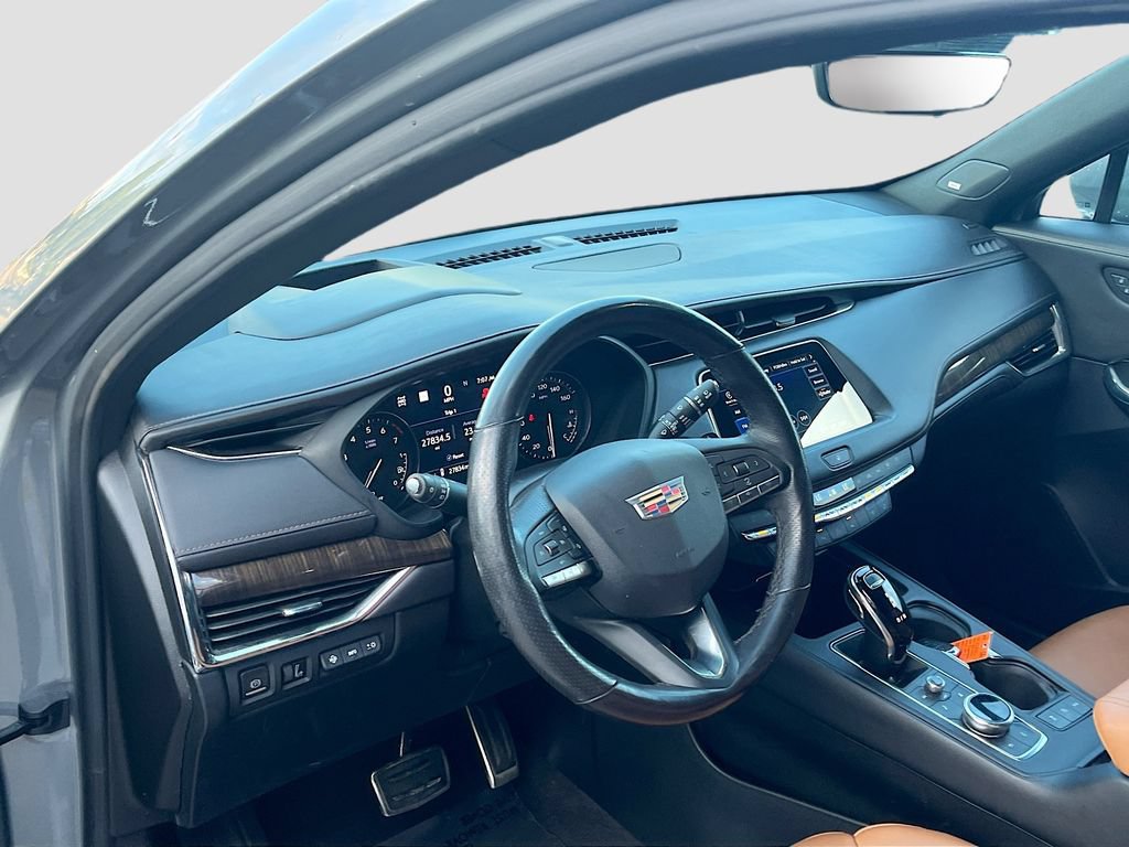 Used 2023 Cadillac XT4 Sport AWD/4WD image 9