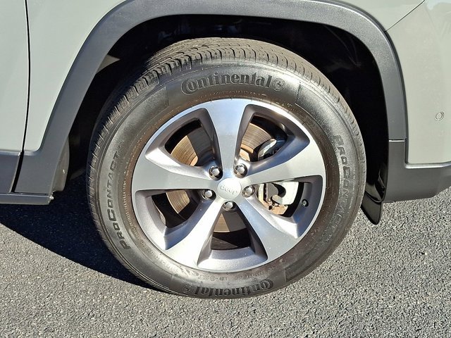 Certified 2021 Jeep Cherokee Limited image 9