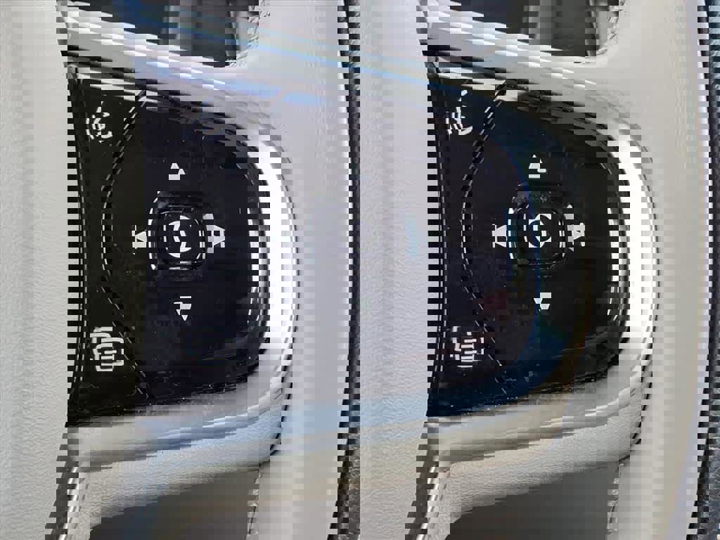 Used 2020 Volvo S60 T6 Momentum image 19