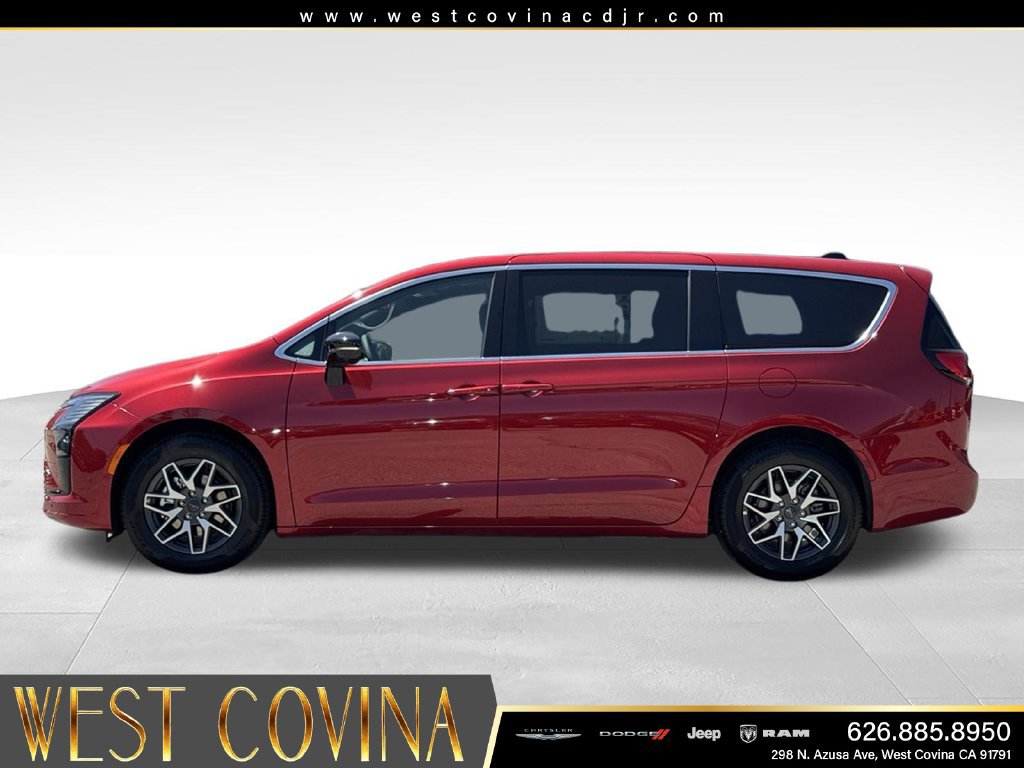 New 2027 Chrysler Pacifica Limited FWD image 9