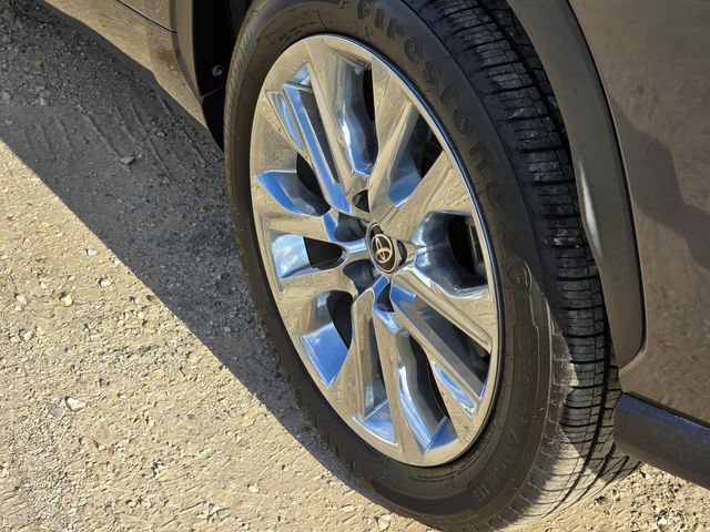 Used 2020 Toyota Highlander Limited image 7