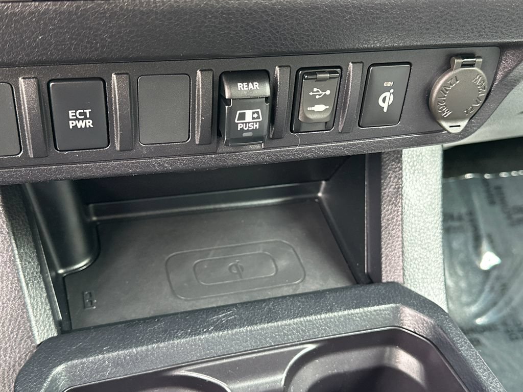 Used 2019 Toyota Tacoma TRD Off-Road AWD/4WD image 26