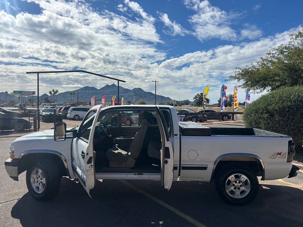 Used 2002 Chevrolet Silverado 1500 LS w/ Heavy Duty Suspension Pkg image 3