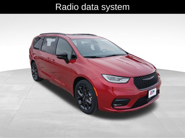 New 2026 Chrysler Pacifica Limited w/ S Appearance Package image 8