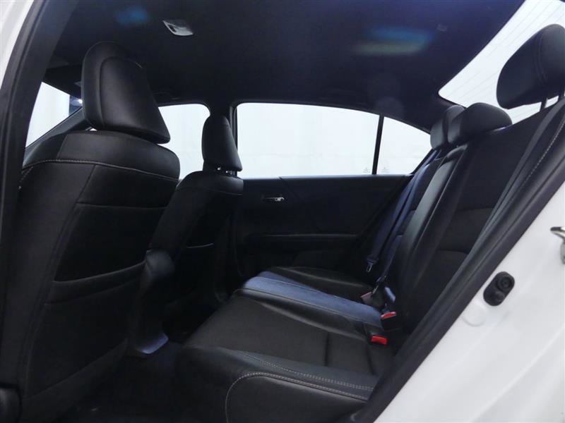 Used 2017 Honda Accord Sport image 21