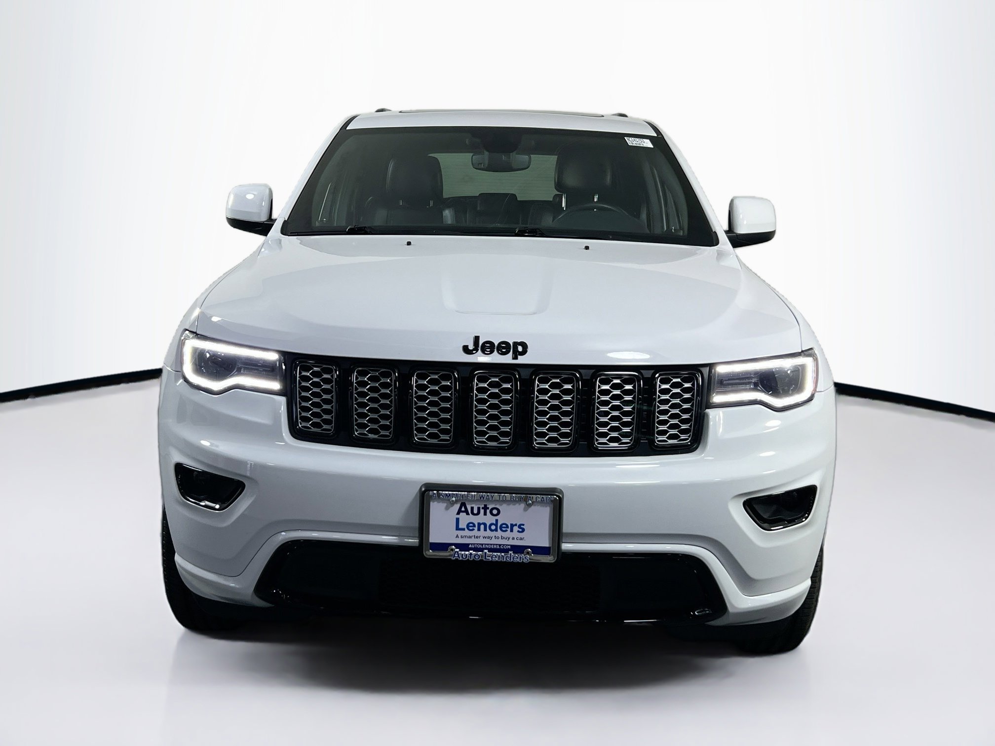 Used 2022 Jeep Grand Cherokee Laredo X image 2