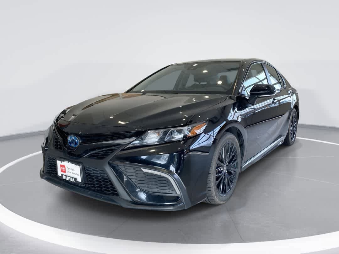 Certified 2022 Toyota Camry SE w/ Convenience Package FWD image 1