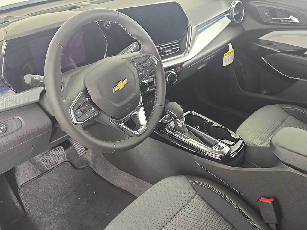 New 2026 Chevrolet Trax LT w/ LT Convenience Package FWD image 12