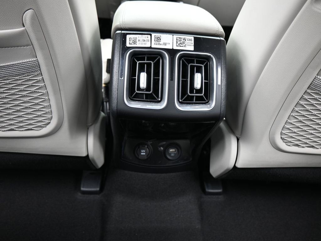 Used 2022 Kia Sorento EX w/ Panoramic Sunroof Package image 42