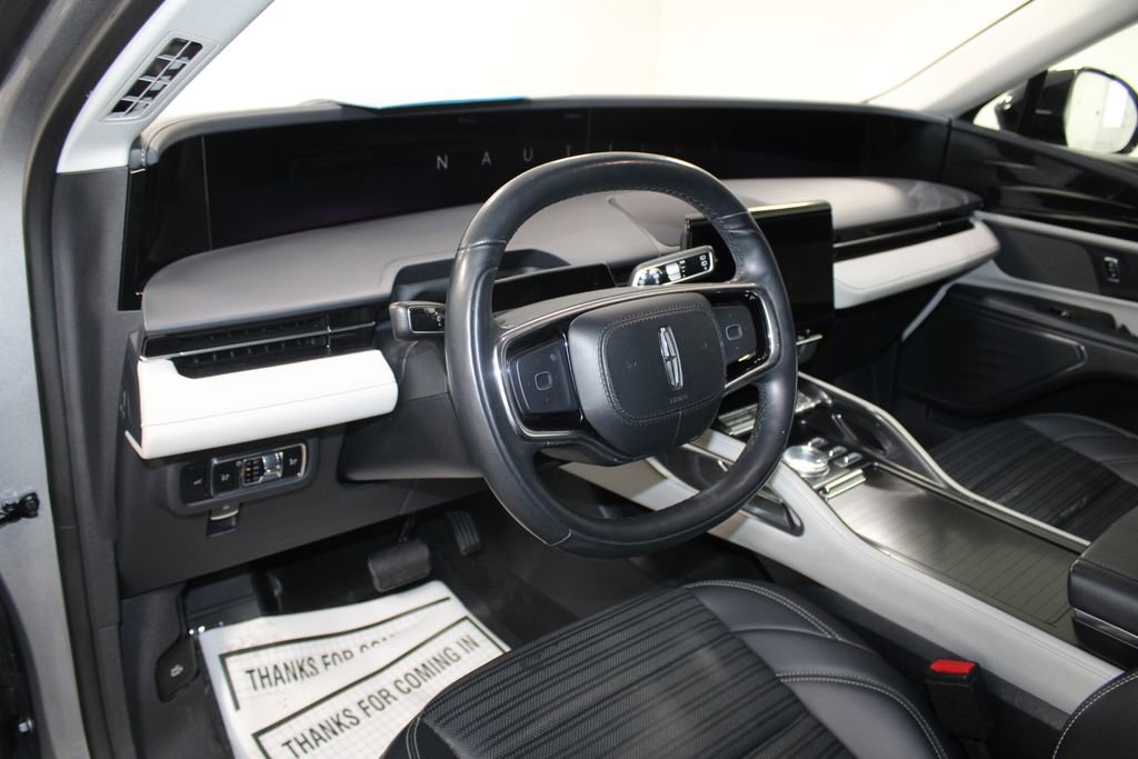 Used 2024 Lincoln Nautilus Reserve image 23