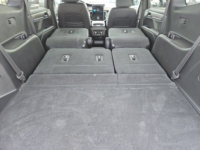 Used 2025 GMC Acadia Denali w/ Super Cruise Package FWD image 14