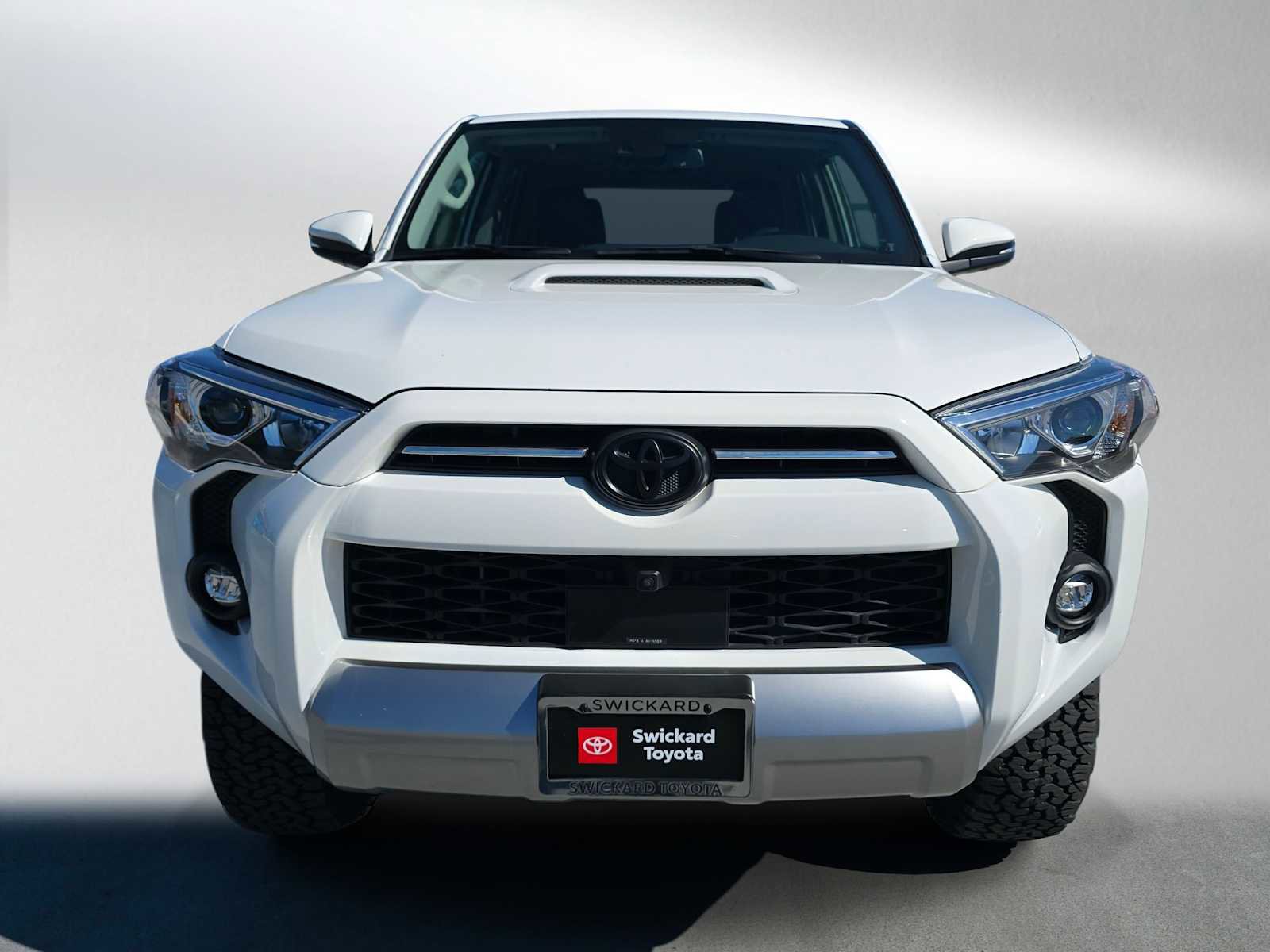 Used 2024 Toyota 4Runner TRD Off-Road Premium w/ Off Road Premium Plus Package AWD/4WD image 2