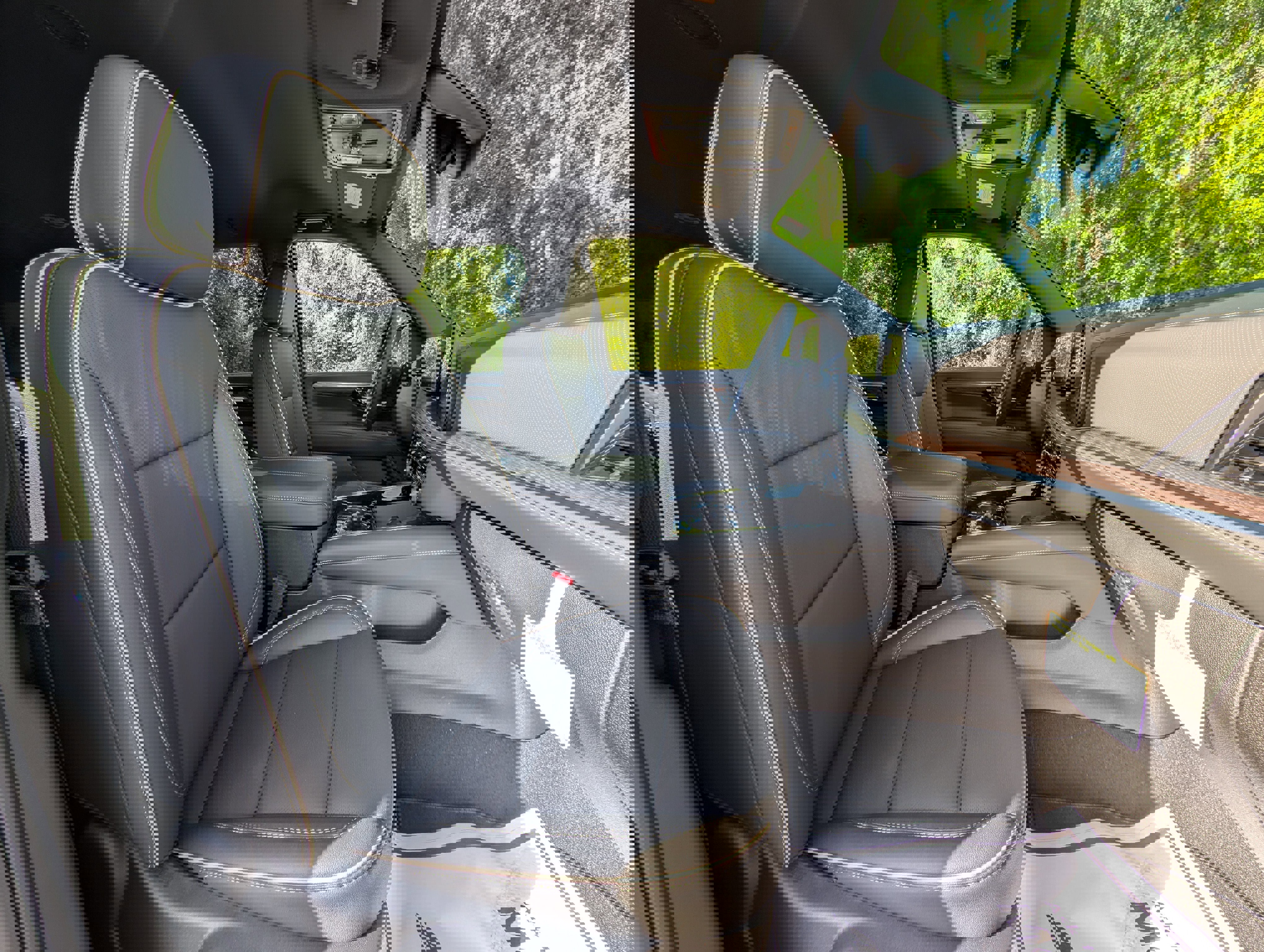 New 2025 Chevrolet Suburban Premier image 33