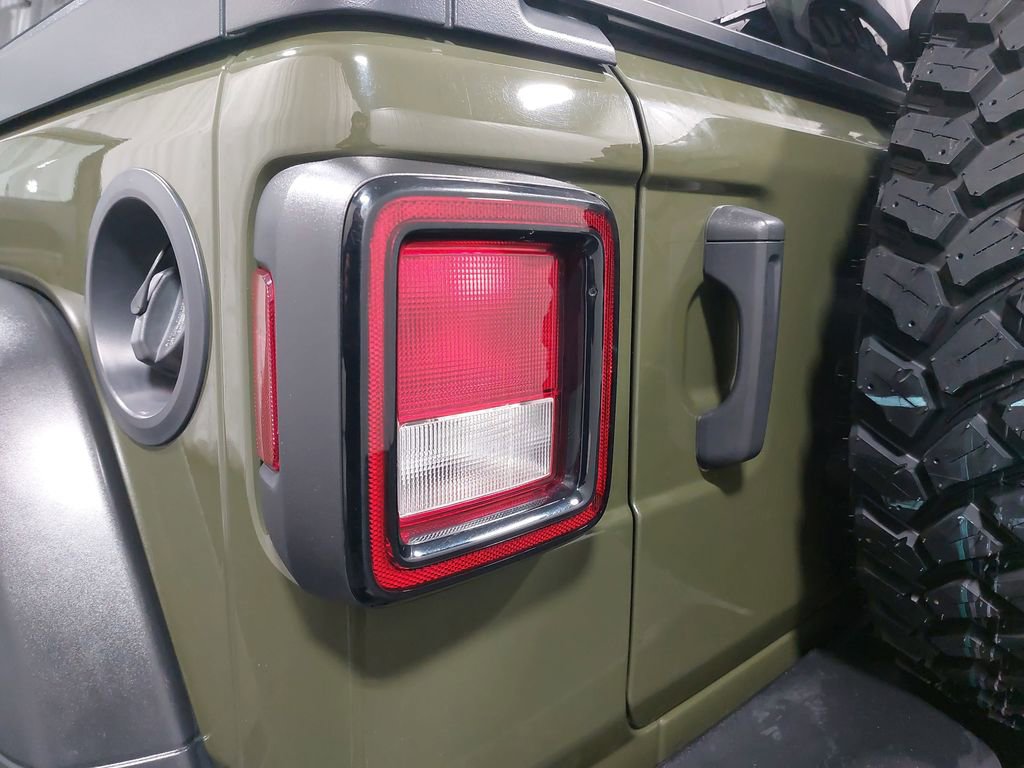 Used 2021 Jeep Wrangler Unlimited Sport image 33