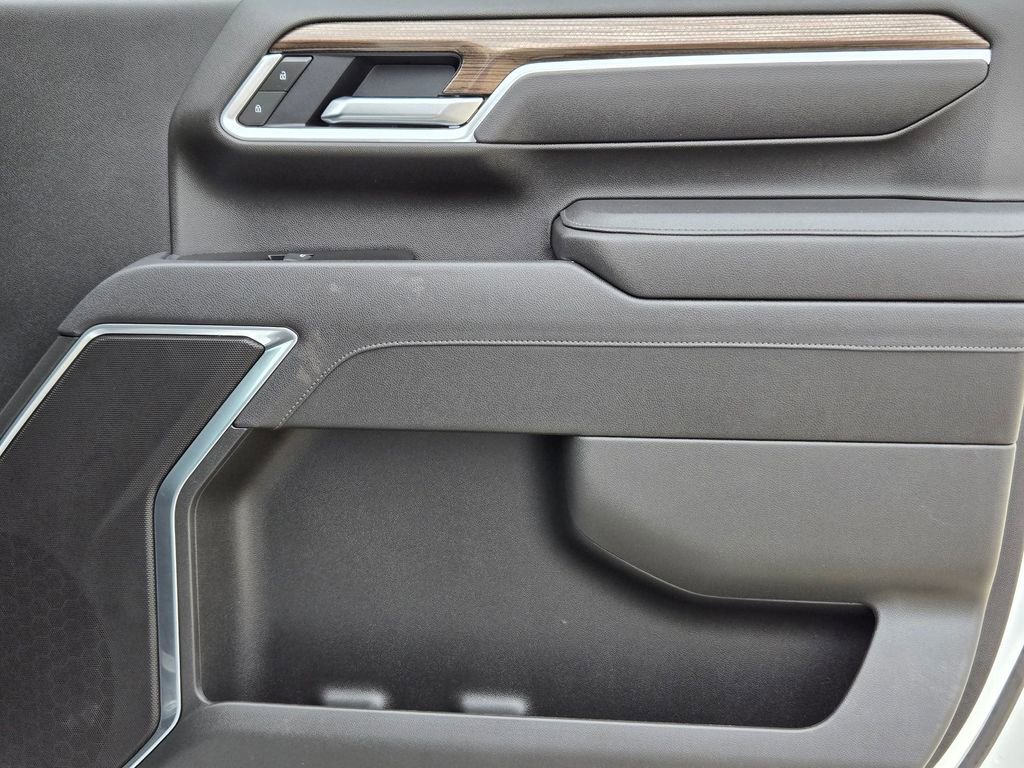 Used 2025 Chevrolet Silverado 2500 LT w/ Convenience Package image 28