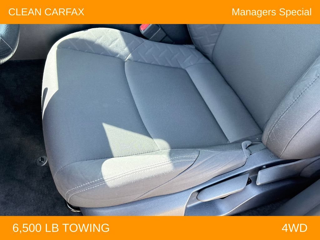 Used 2025 Toyota Tacoma SR5 AWD/4WD image 10