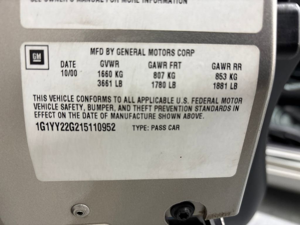 Used 2001 Chevrolet Corvette Coupe w/ Preferred Equipment Group1 image 30