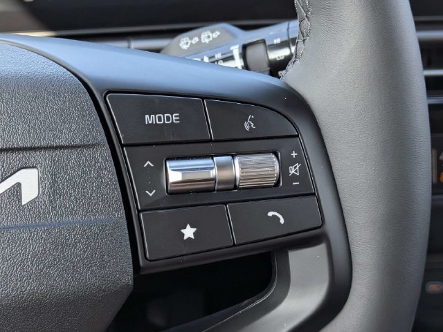 Used 2026 Kia Sportage EX FWD image 25
