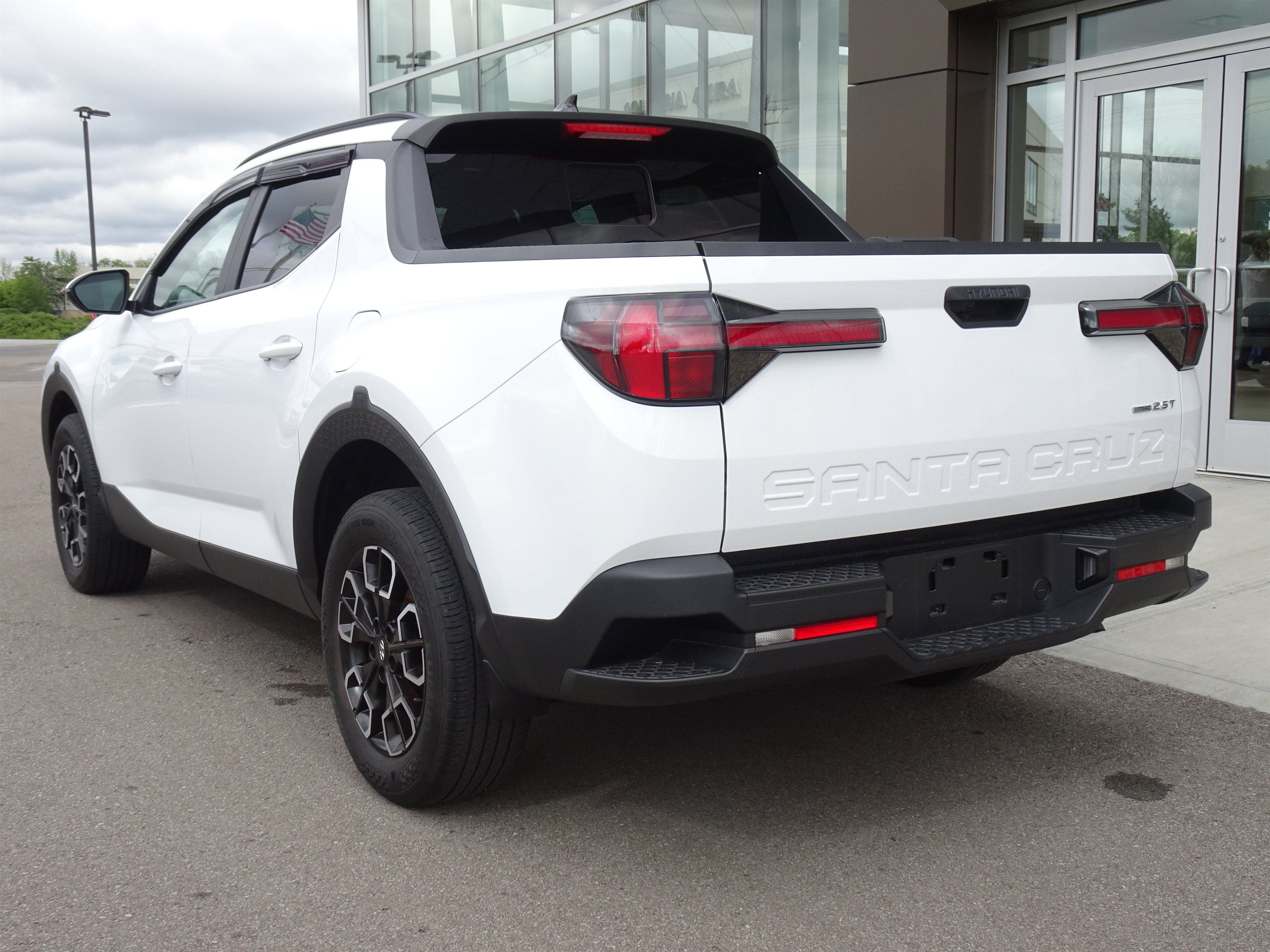 Used 2022 Hyundai Santa Cruz SEL Premium AWD/4WD image 3