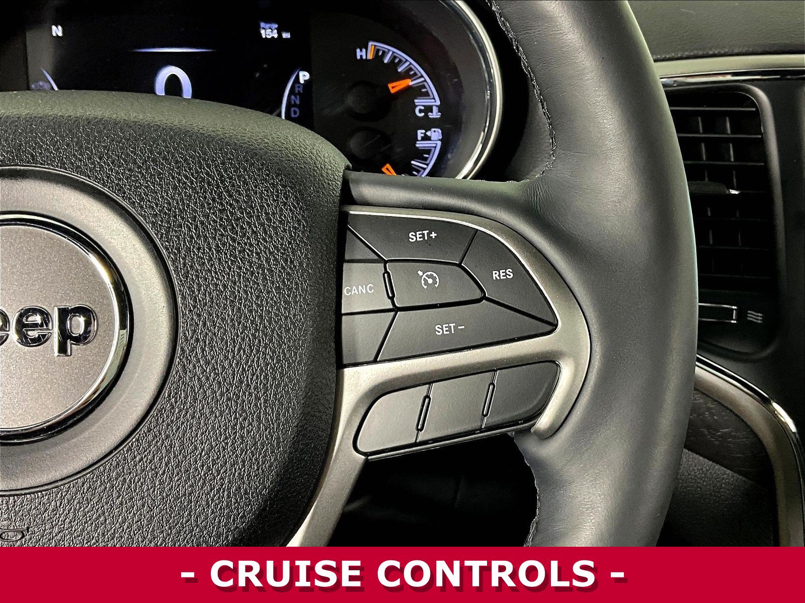 Used 2018 Jeep Grand Cherokee Altitude AWD/4WD image 12