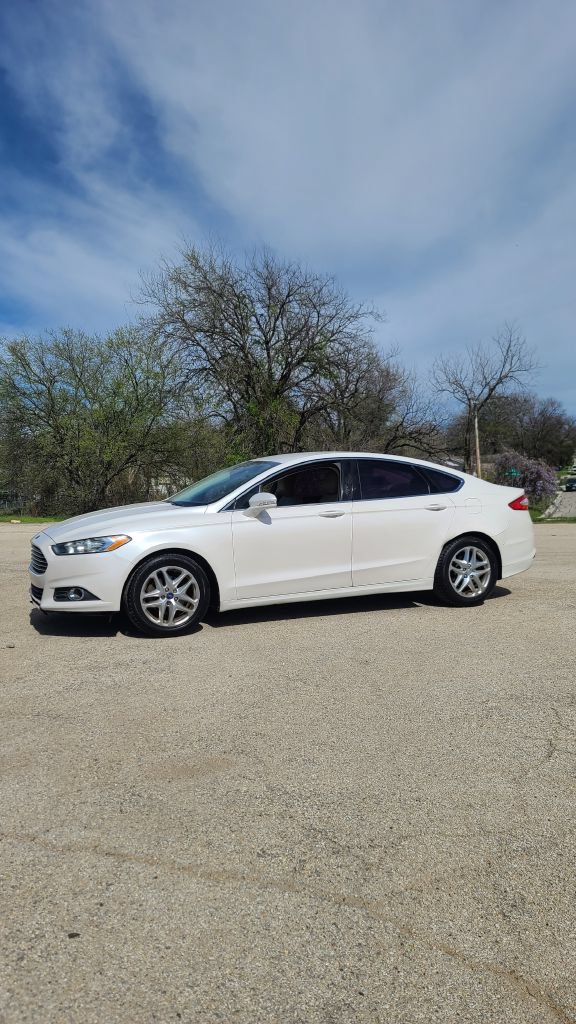Used 2013 Ford Fusion SE FWD image 1