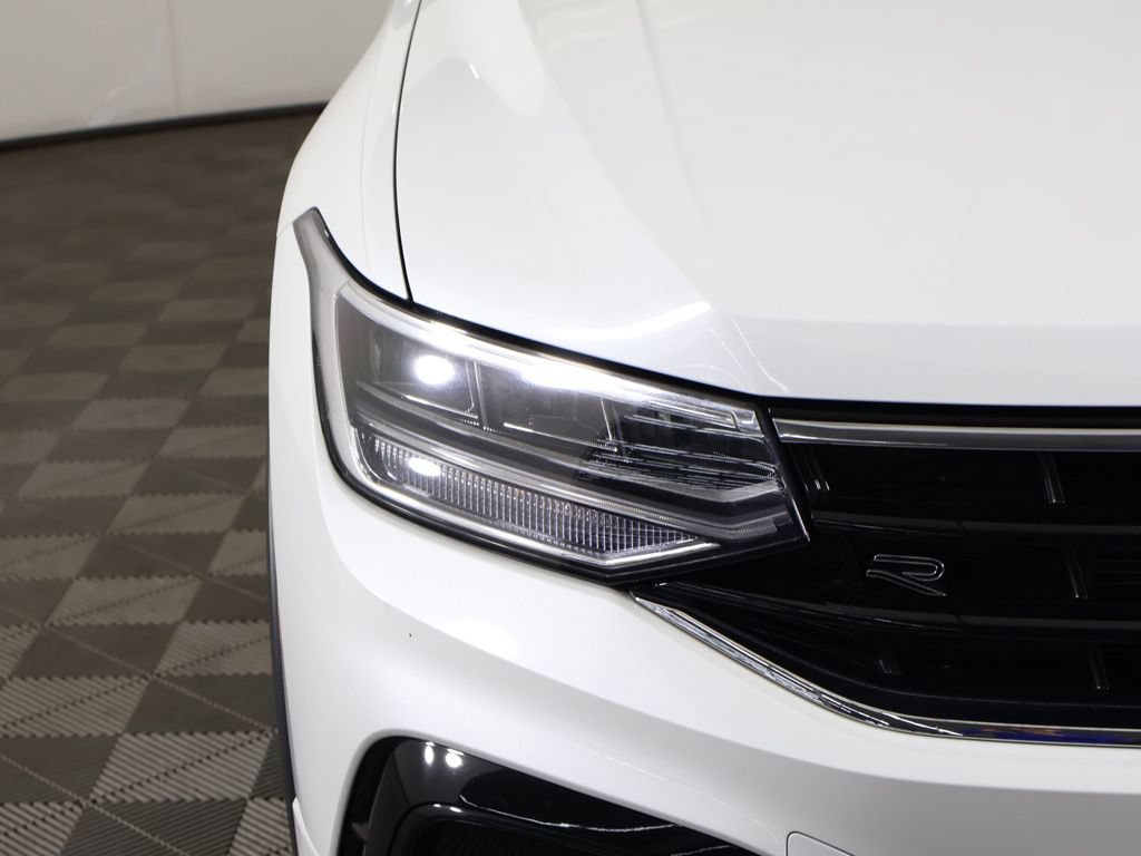Used 2024 Volkswagen Tiguan SE R-Line AWD/4WD image 14