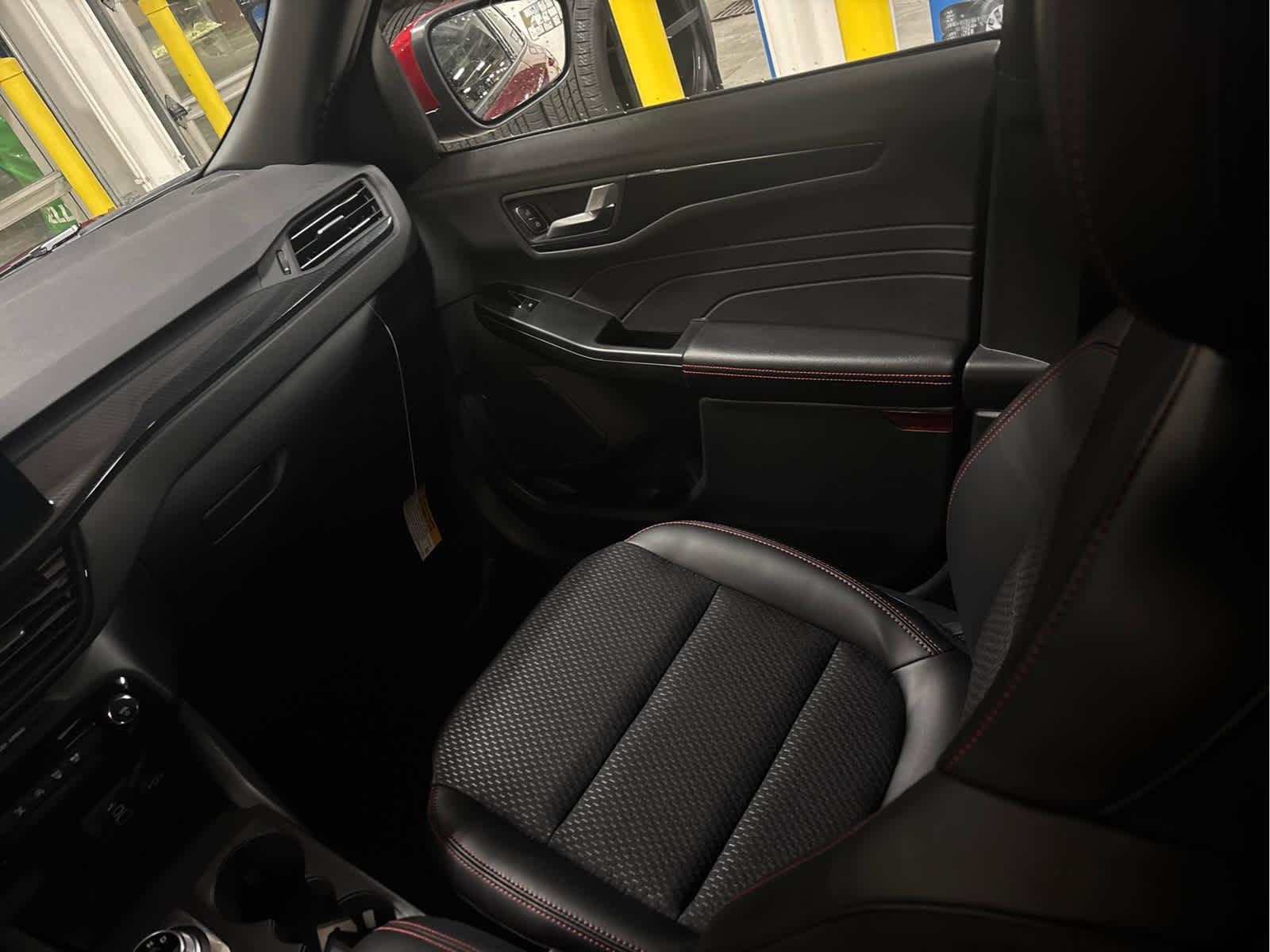 New 2025 Ford Escape ST-Line Elite image 9