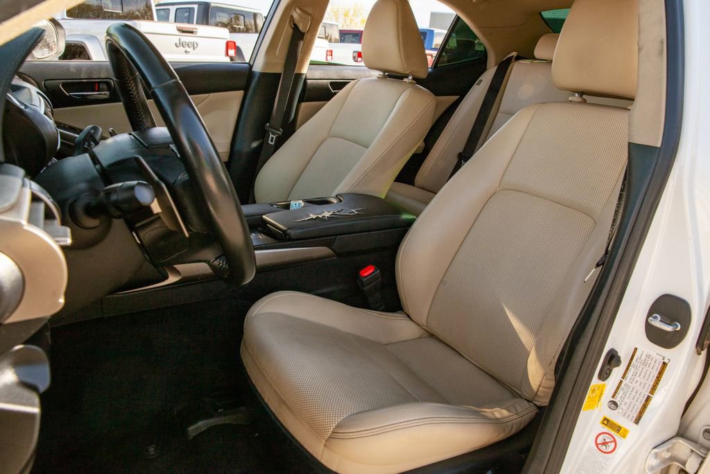 Used 2014 Lexus IS 350 w/ Navigation Package image 13