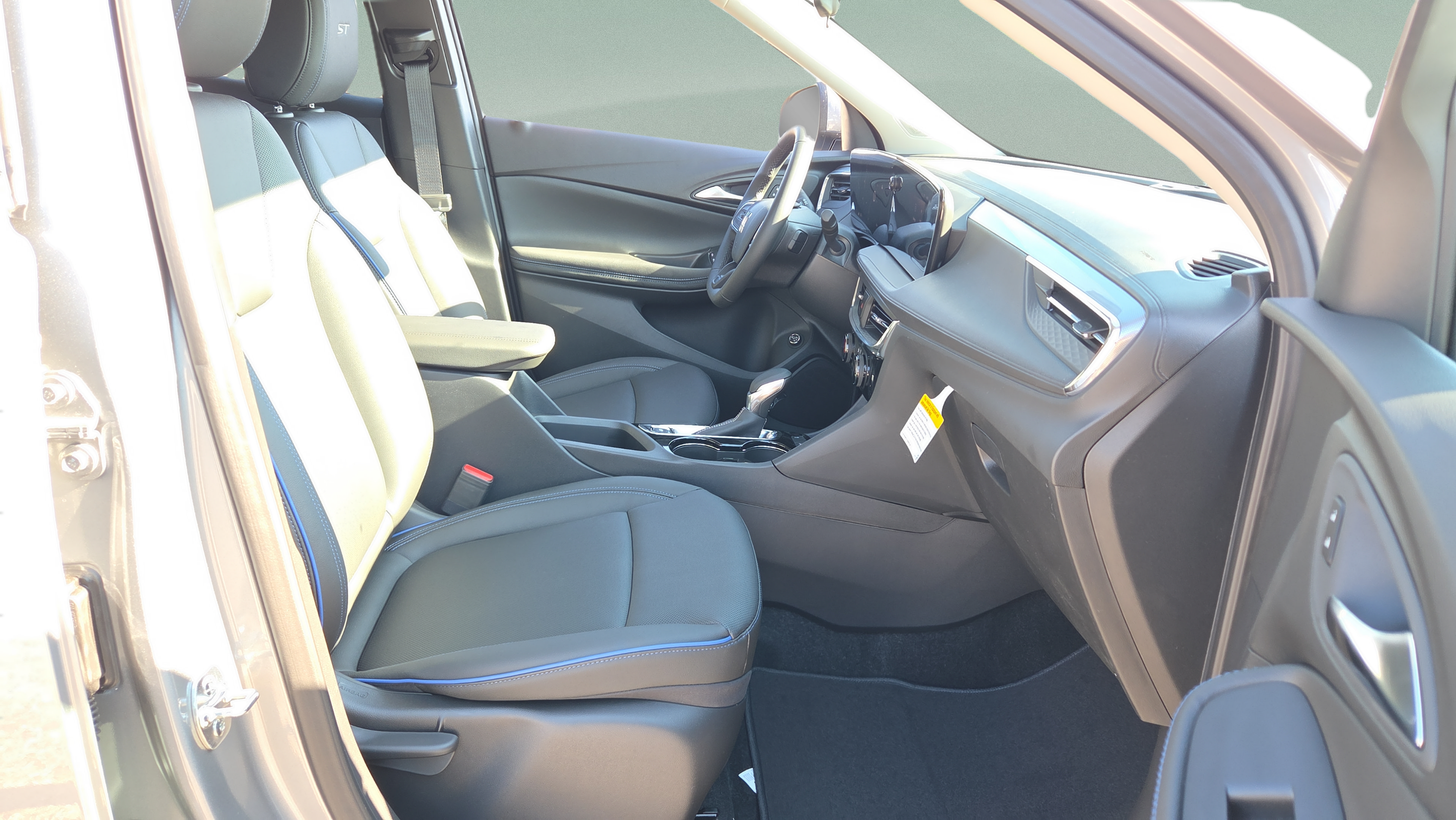 New 2026 Buick Encore GX Sport Touring FWD image 23