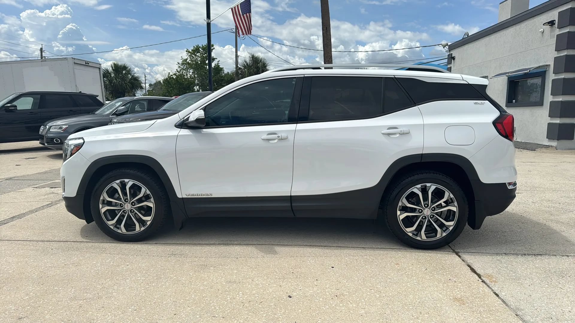 Used 2019 GMC Terrain SLT FWD image 2