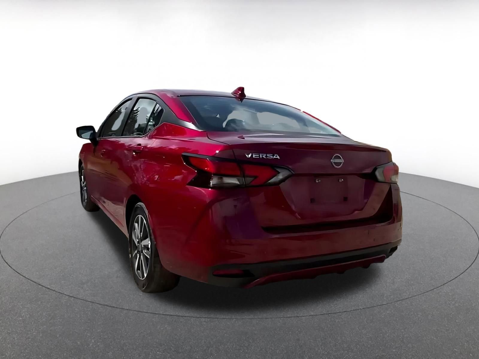 Used 2025 Nissan Versa SV image 11