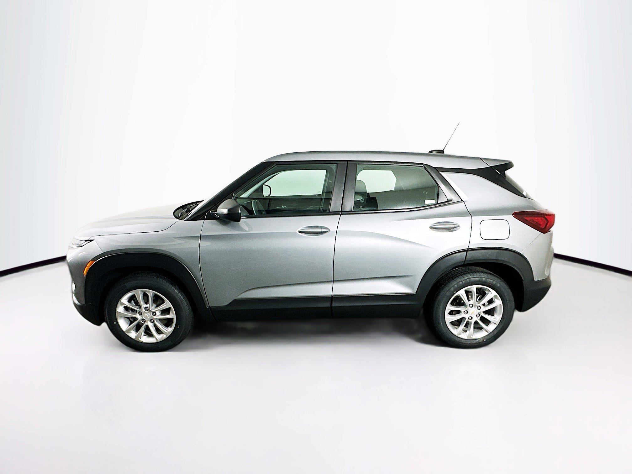 Used 2024 Chevrolet TrailBlazer LS FWD image 4