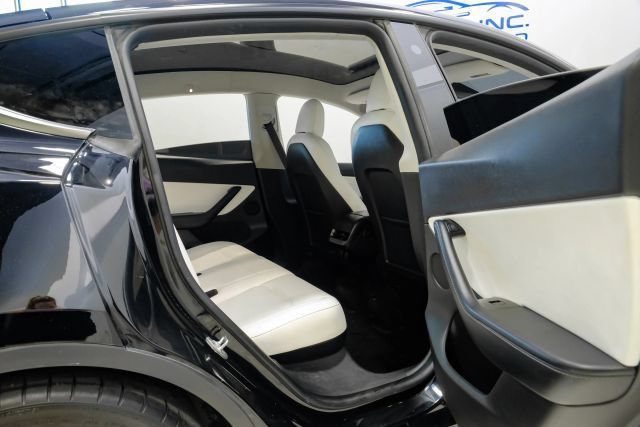 Used 2022 Tesla Model Y Performance AWD/4WD image 41