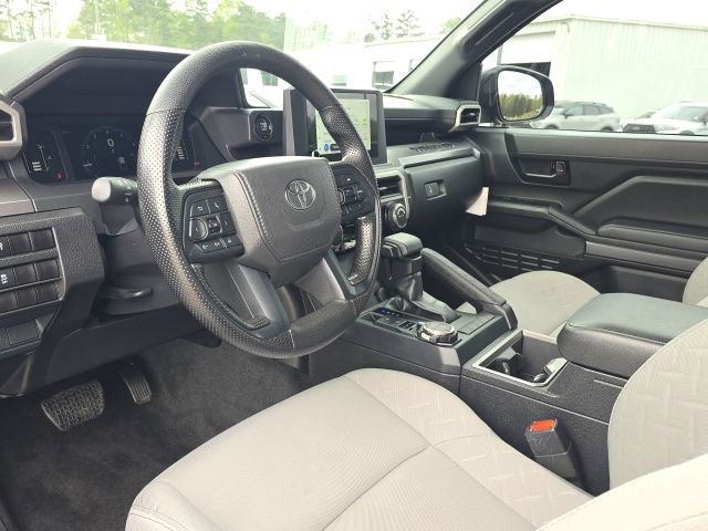 Used 2025 Toyota Tacoma SR5 AWD/4WD image 23