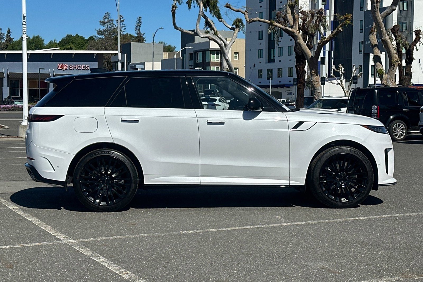 New 2026 Land Rover Range Rover Sport SV AWD/4WD image 9