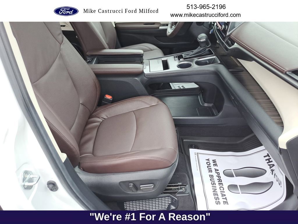 Used 2024 Toyota Sienna Platinum image 28