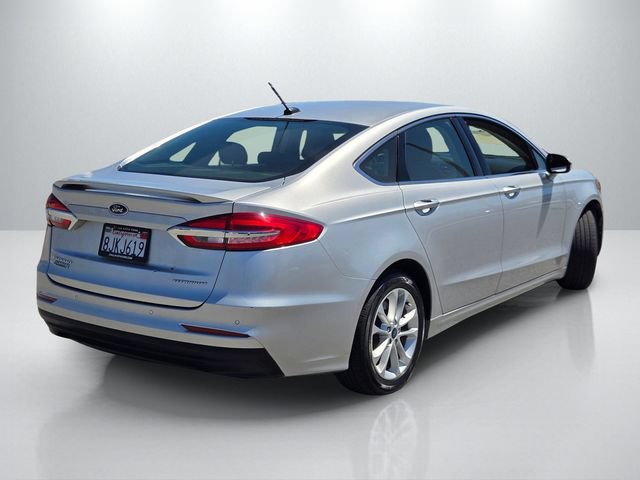 Used 2019 Ford Fusion Energi Titanium FWD image 4