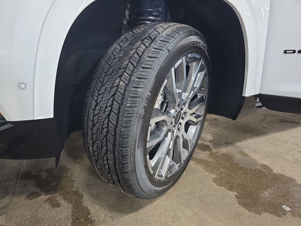 New 2026 GMC Acadia Denali Ultimate w/ LPO, Floor Liner Package image 37