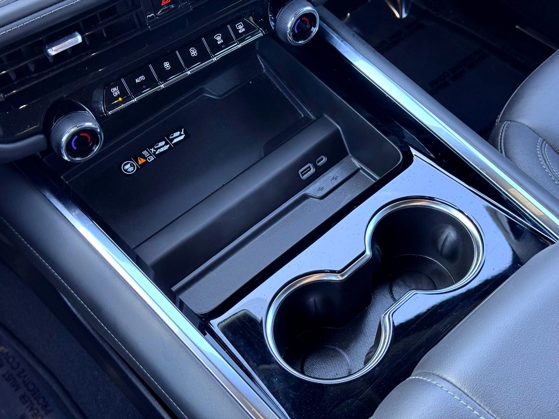 Used 2025 Chevrolet Tahoe LT image 26