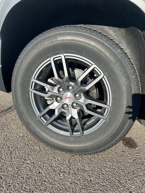 Used 2025 GMC Acadia Elevation image 6