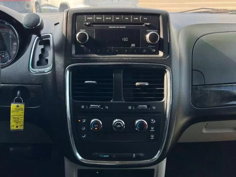 Used 2014 Dodge Grand Caravan American Value Package FWD image 19